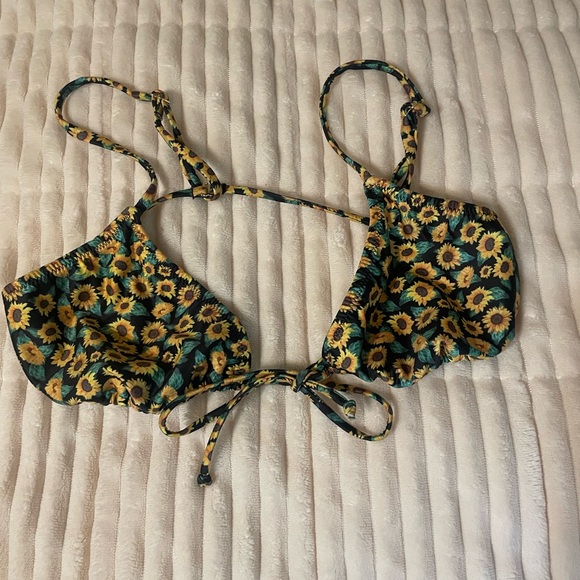 NWOT Heavy Manners Tie Front Top and High Waist Bikini - Picture 9 of 16